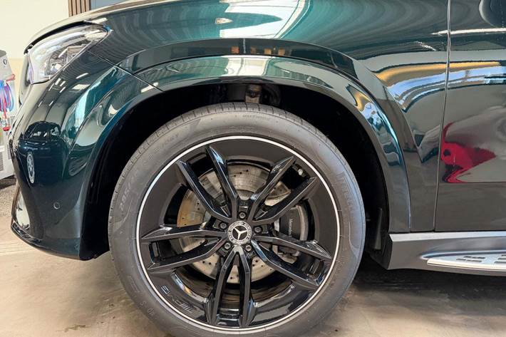 Grøn Mercedes GLE350 de fra 2025