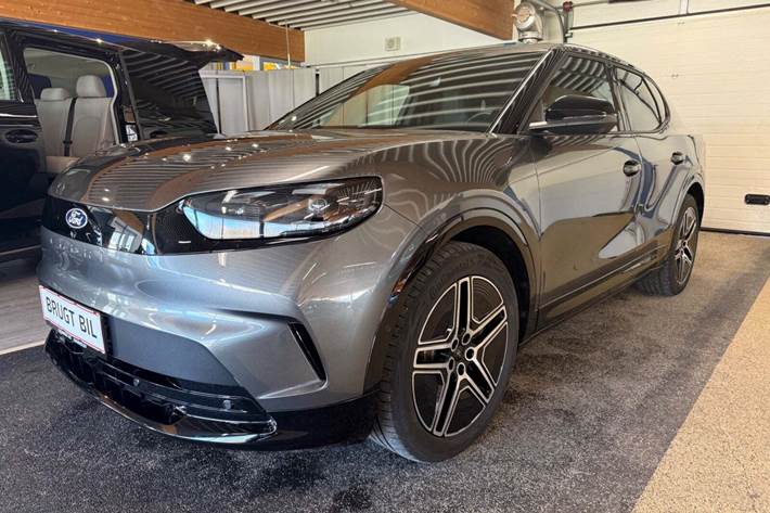 Grå Ford Capri fra 2024