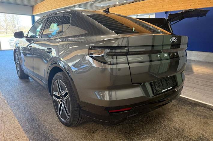 Grå Ford Capri fra 2024