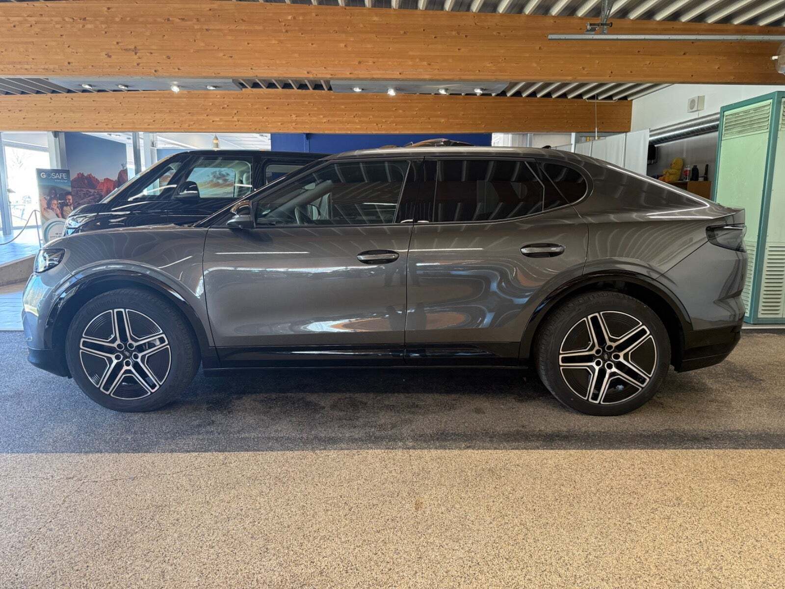 Ford Capri 77 Premium Extended Range