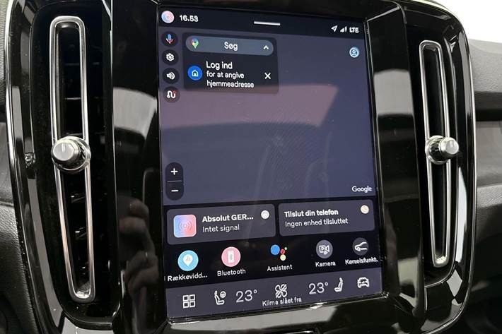 Blå Volvo XC40 fra 2023