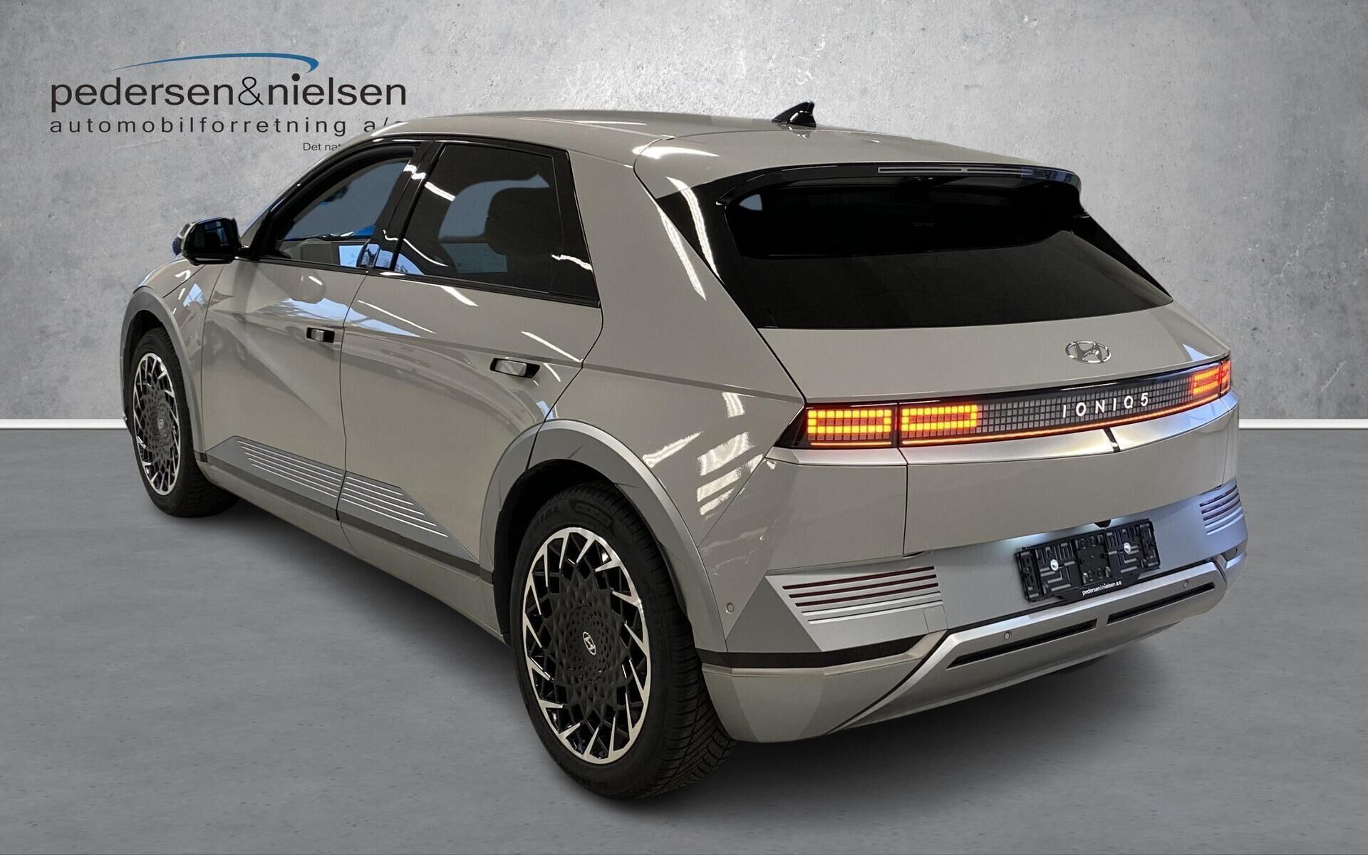 Grå Hyundai Ioniq 5 fra 2021