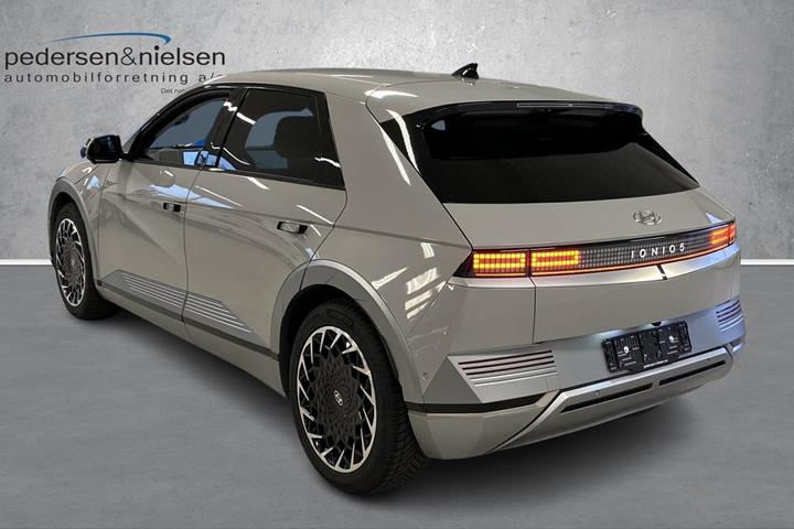 Grå Hyundai Ioniq 5 fra 2021