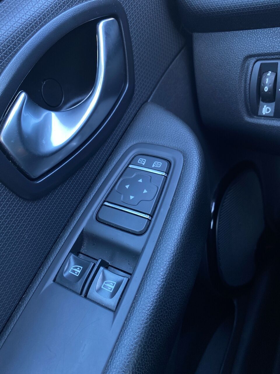 Sølv Renault Clio fra 2017