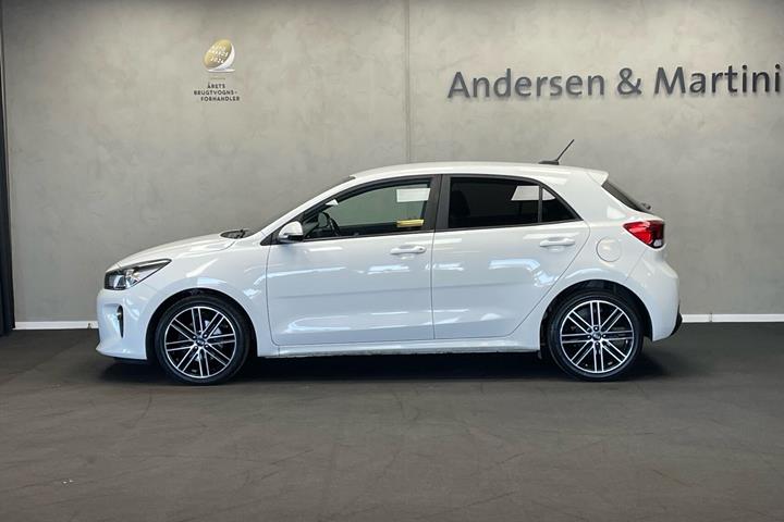 Hvid Kia Rio fra 2017