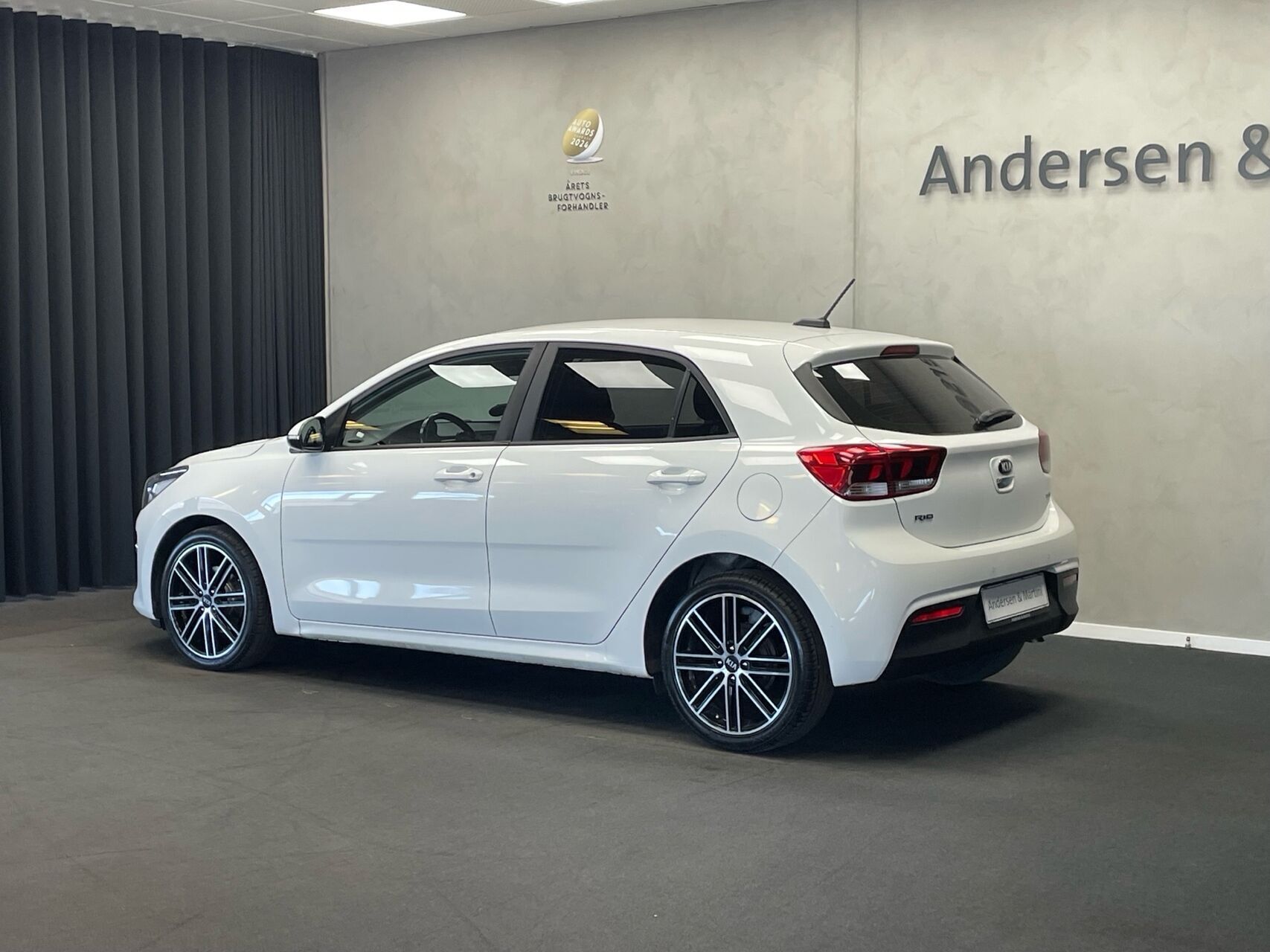 Hvid Kia Rio fra 2017
