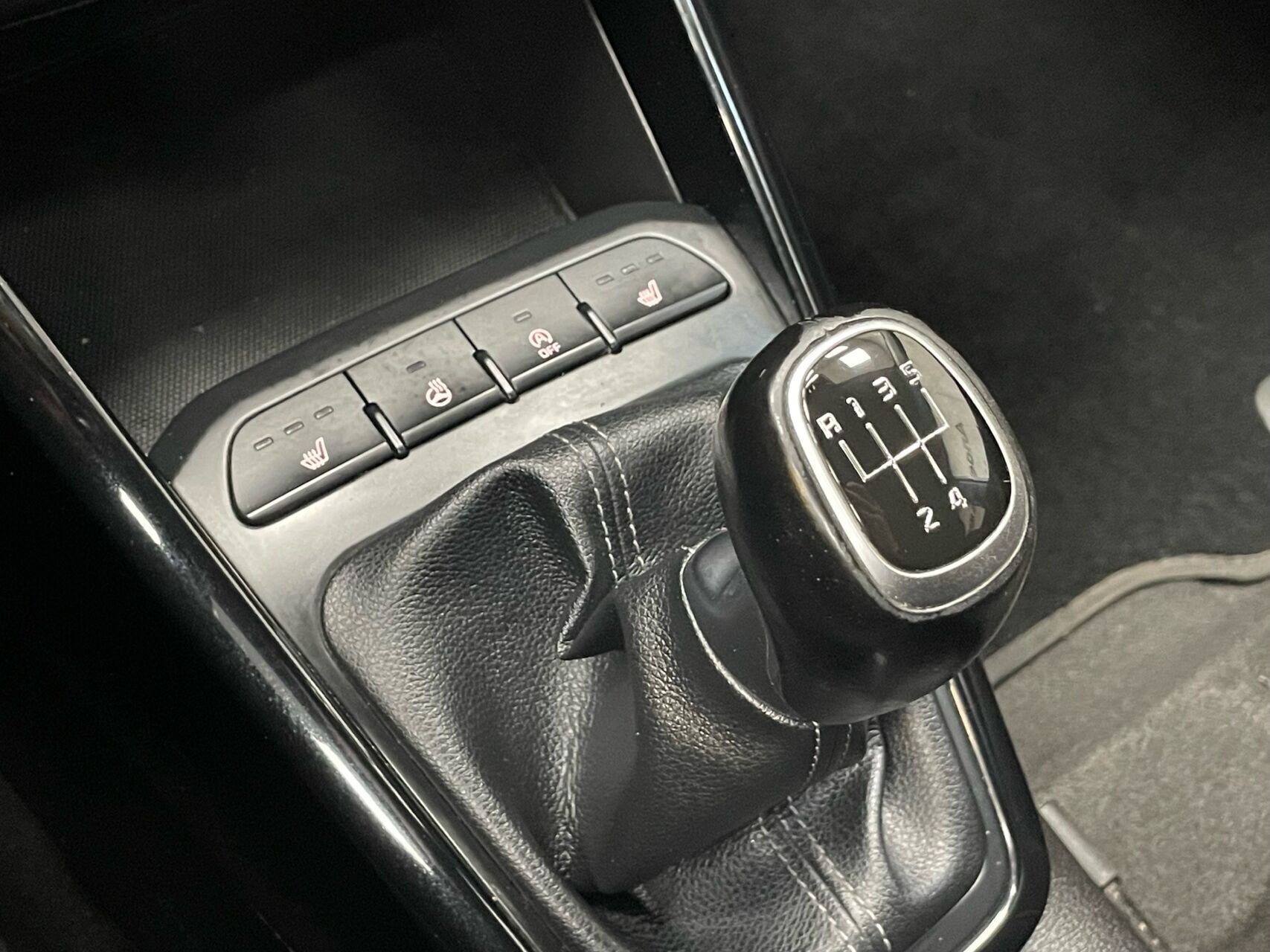 Hvid Kia Rio fra 2017
