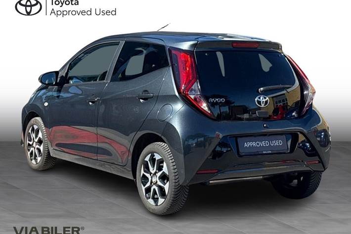 Grå Toyota Aygo fra 2020