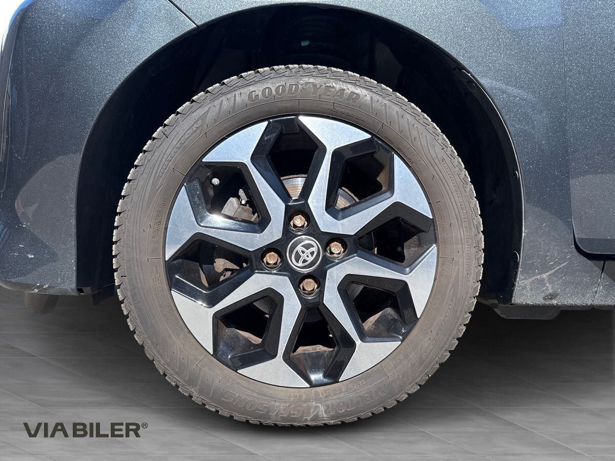 Grå Toyota Aygo fra 2020