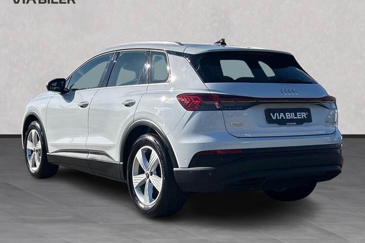 Hvid Audi Q4 fra 2024