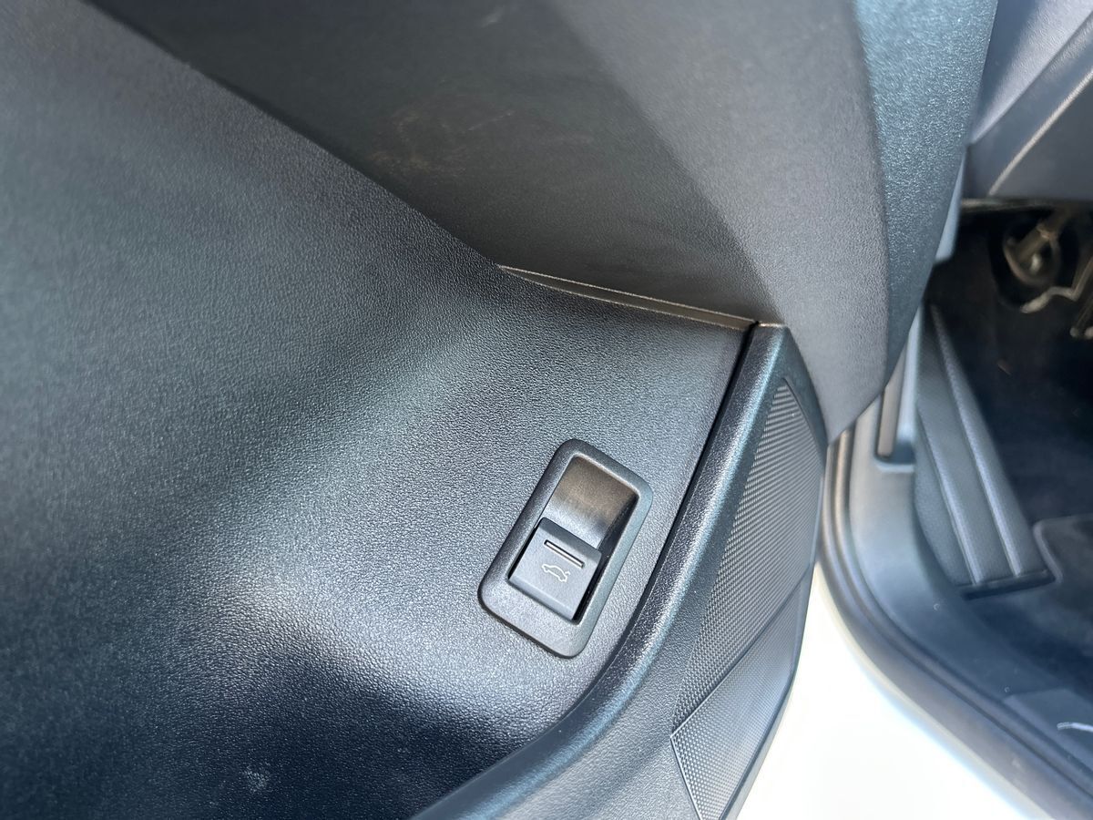 Hvid Audi Q4 fra 2024