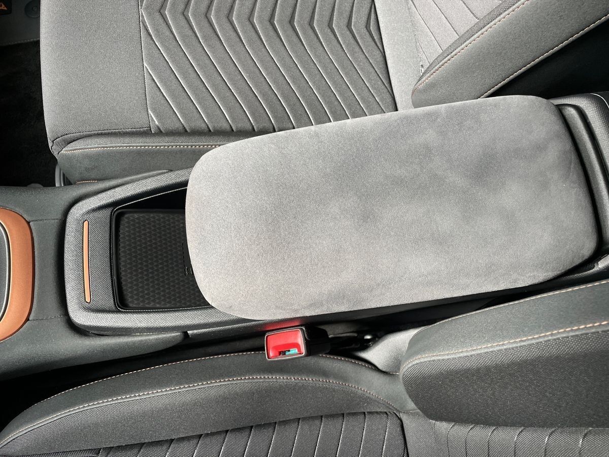 Grå Cupra Born fra 2023