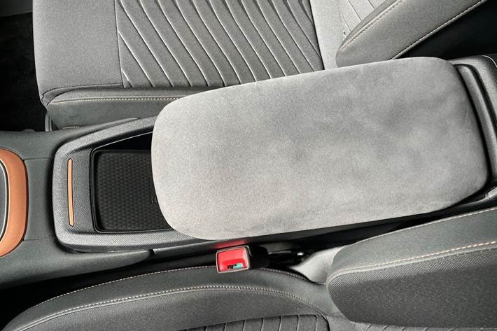 Grå Cupra Born fra 2023