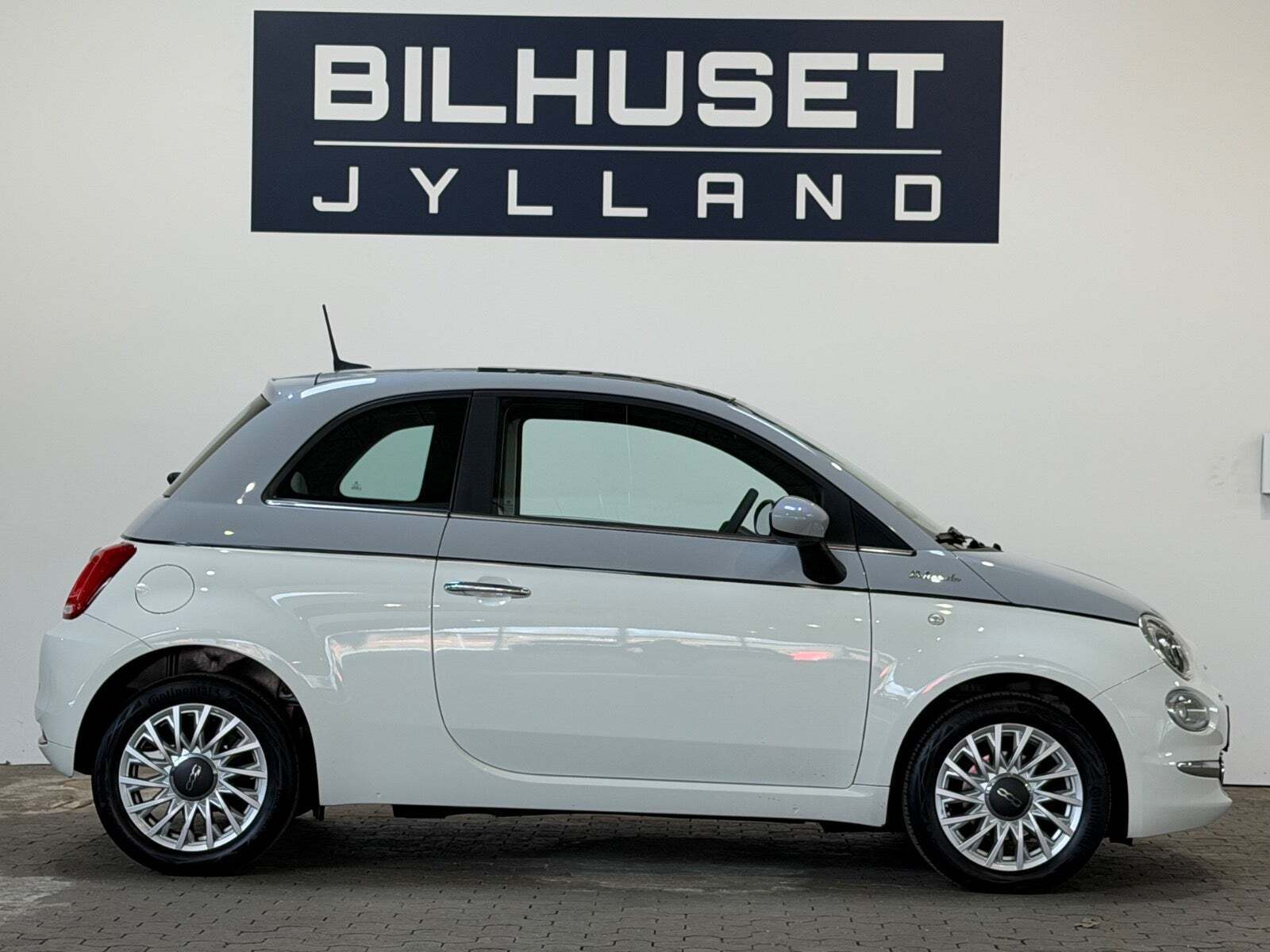 Hvid Fiat 500 fra 2021