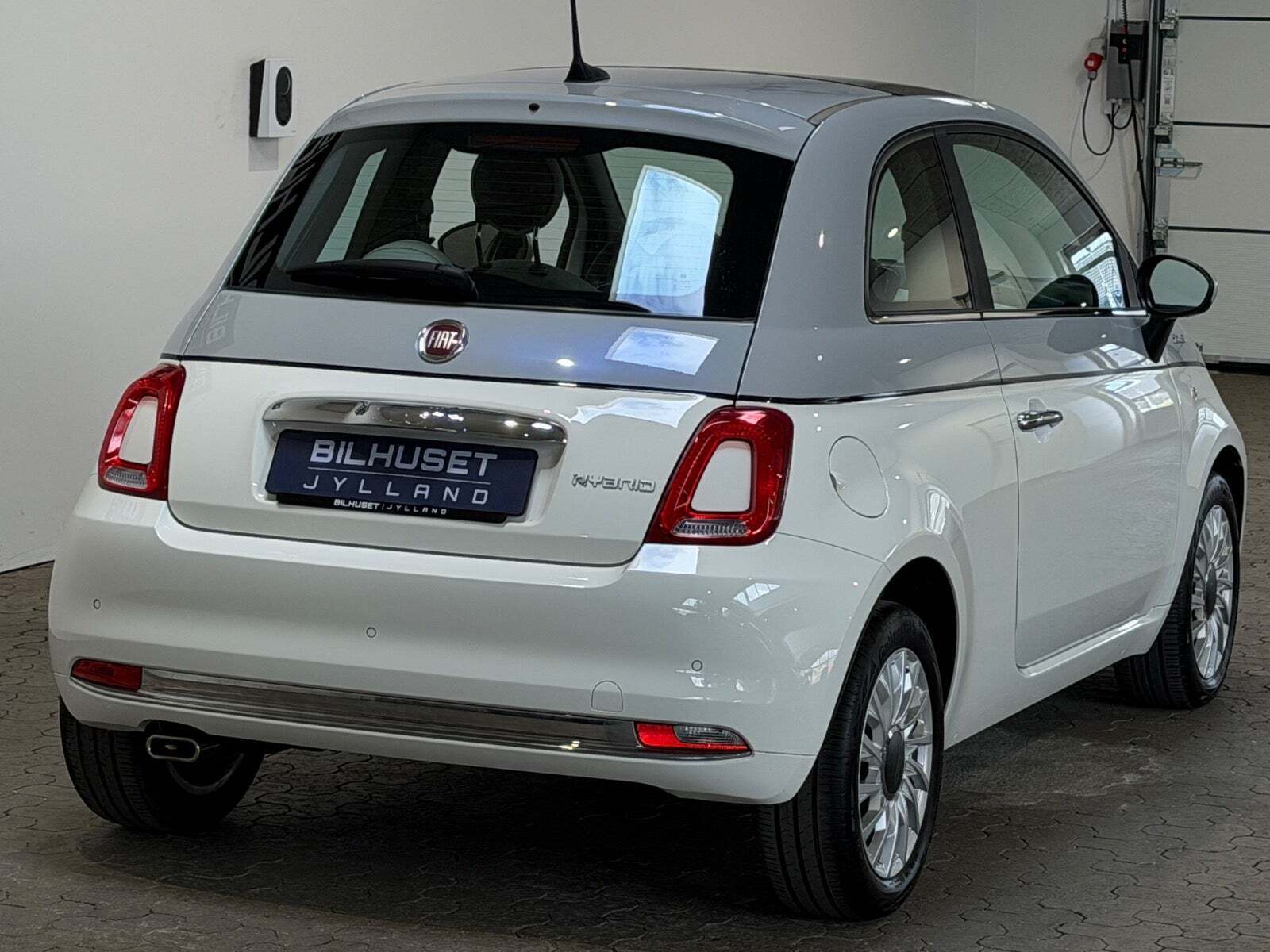 Hvid Fiat 500 fra 2021