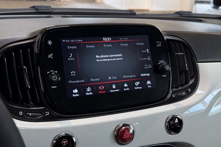 Hvid Fiat 500 fra 2021