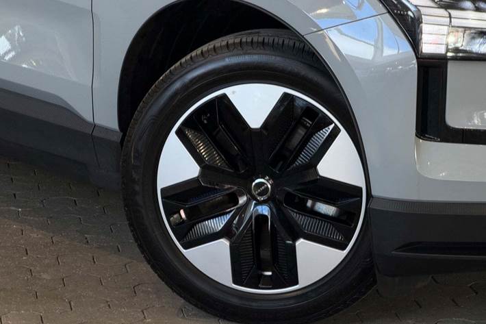 Grå Volvo EX30 fra 2024