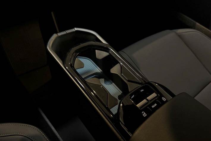 Grå Volvo EX30 fra 2024