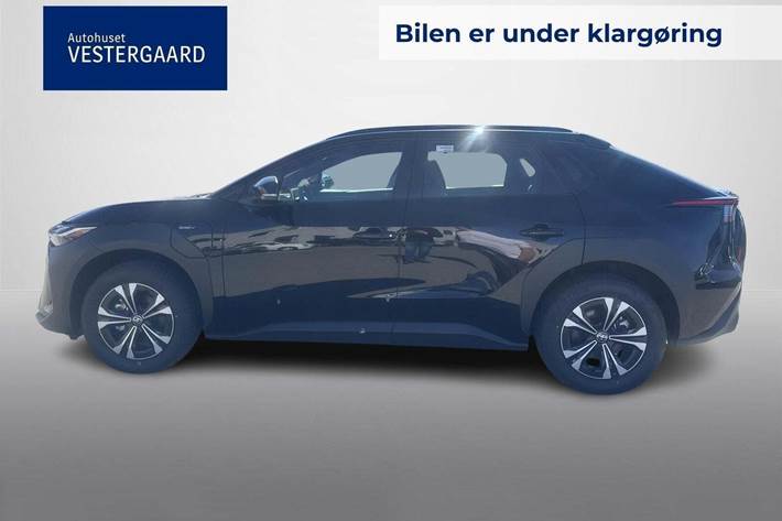 Sort Toyota BZ4X fra 2025