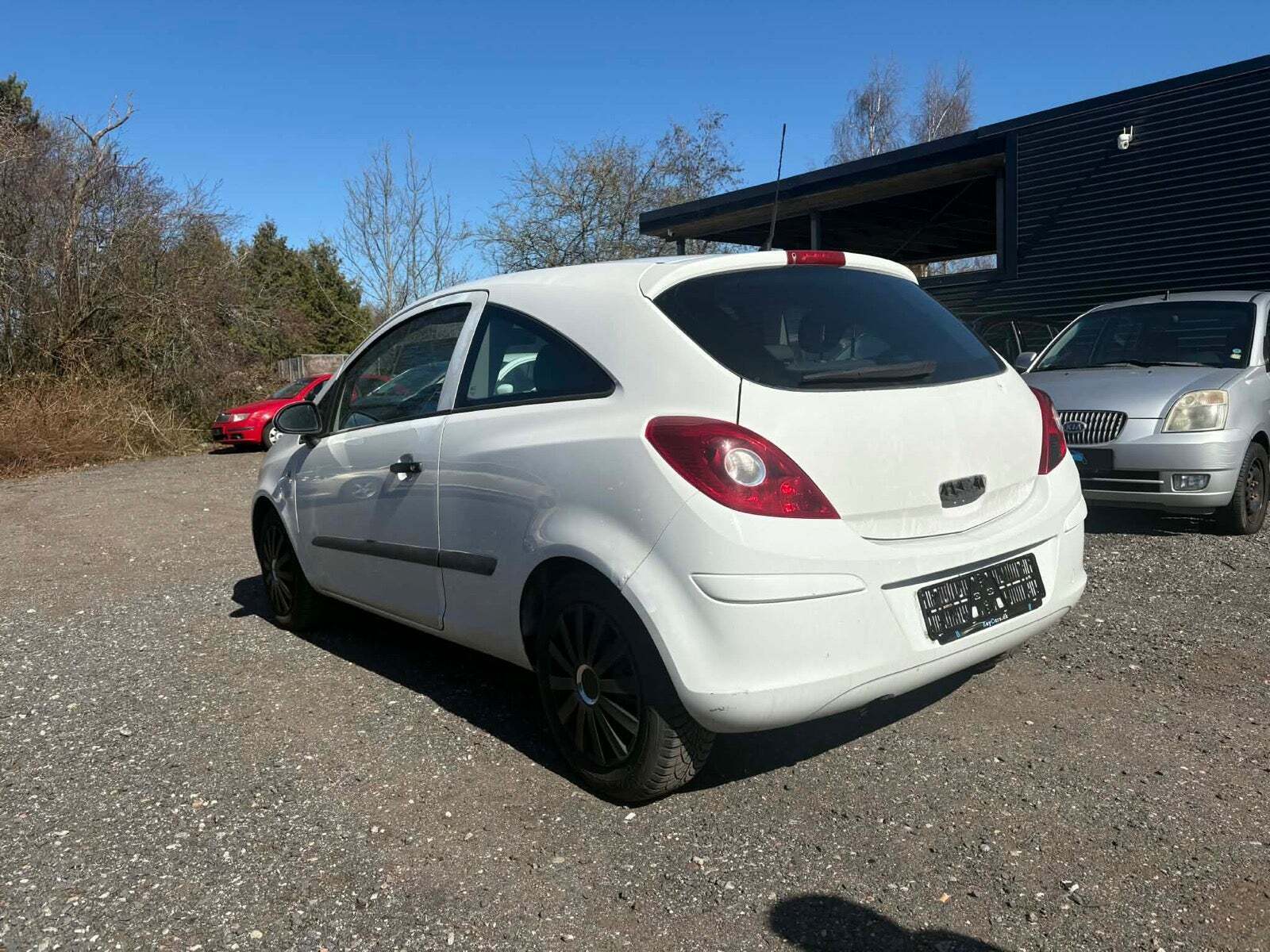 Hvid Opel Corsa fra 2010