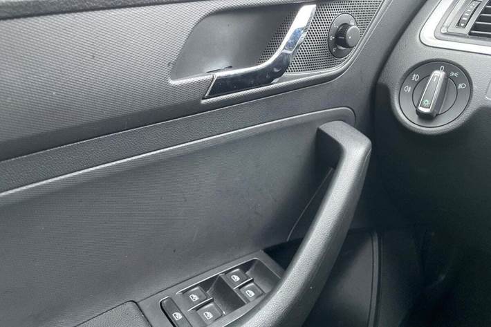 Hvid Skoda Rapid fra 2016