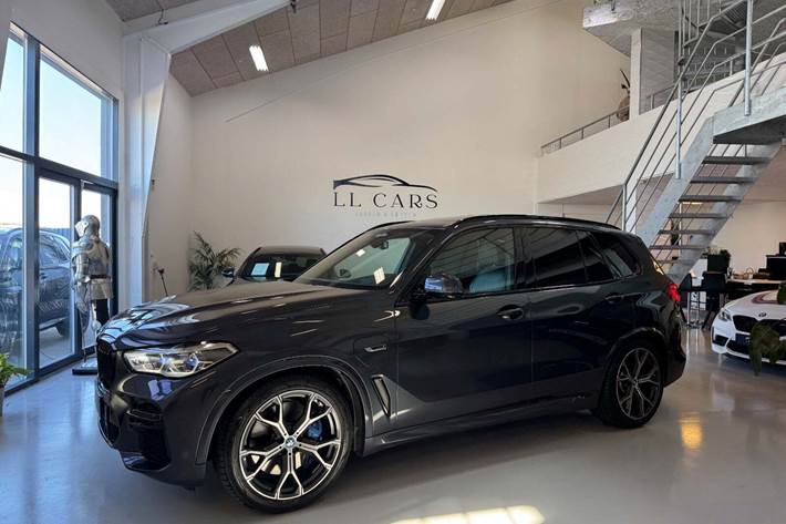 undefined BMW X5 fra 2021