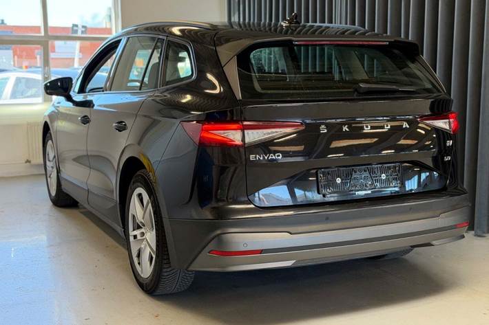 Sort Skoda Enyaq fra 2022