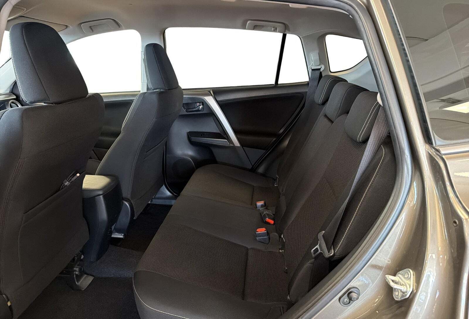 Toyota RAV4 2,0 D-4D T2+