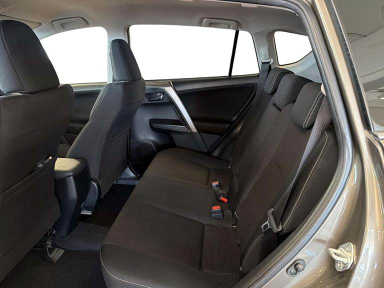 Toyota RAV4 2,0 D-4D T2+