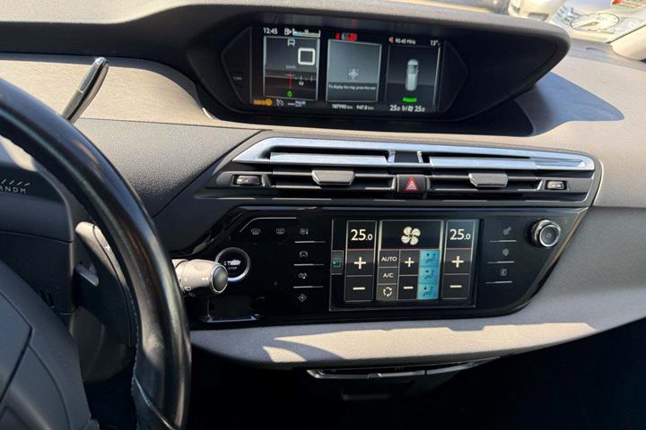 undefined Citroën Grand C4 Picasso fra 2016 set indefra
