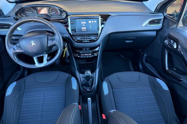 undefined Peugeot 208 fra 2015