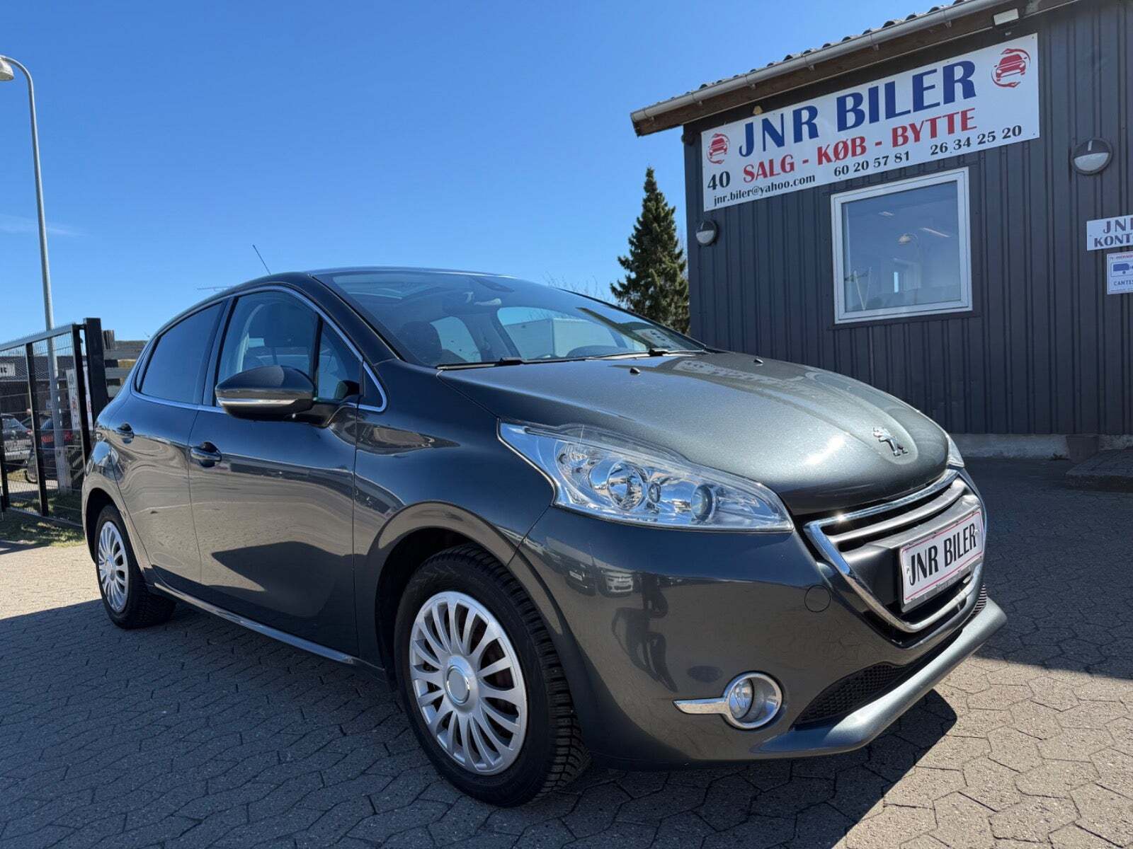 undefined Peugeot 208 fra 2015