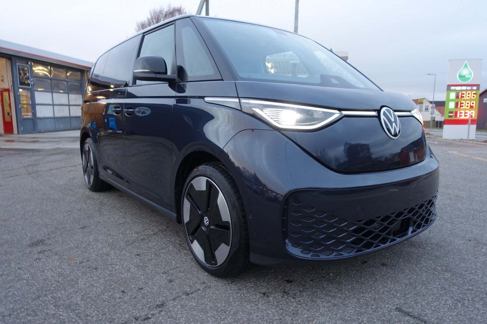 VW ID.Buzz 77 Pro SWB