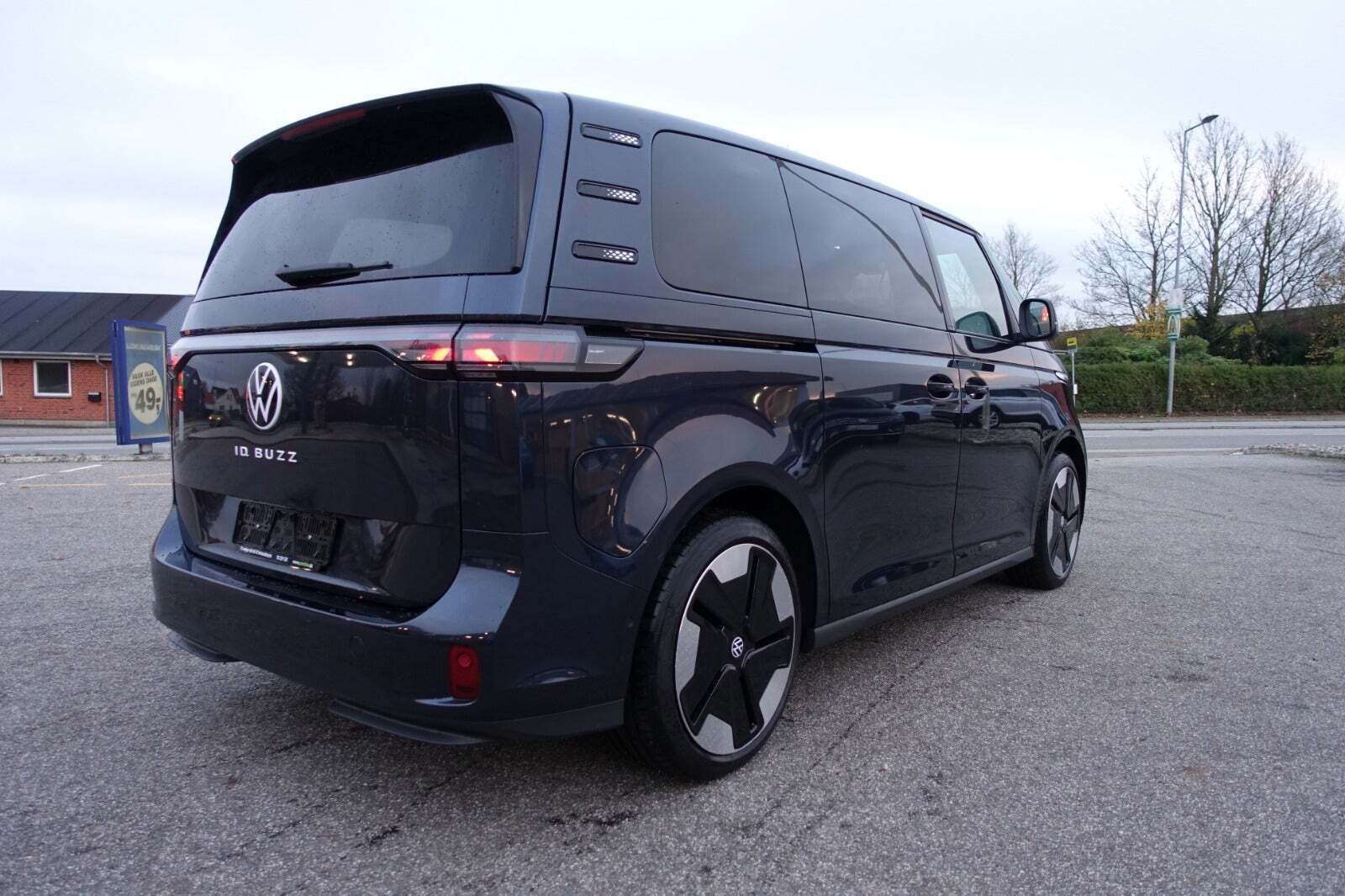 VW ID.Buzz 77 Pro SWB