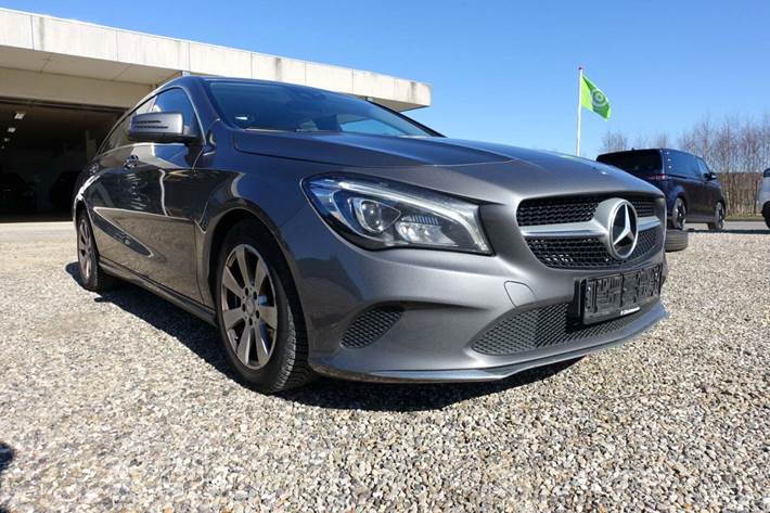 Grå Mercedes CLA200 d fra 2016