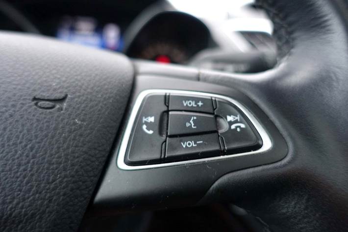 Hvid Ford C-MAX fra 2015