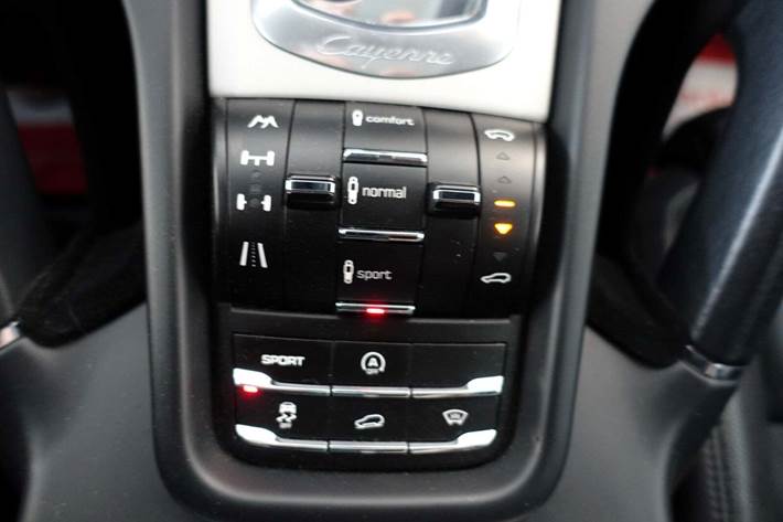 Sort Porsche Cayenne S fra 2010