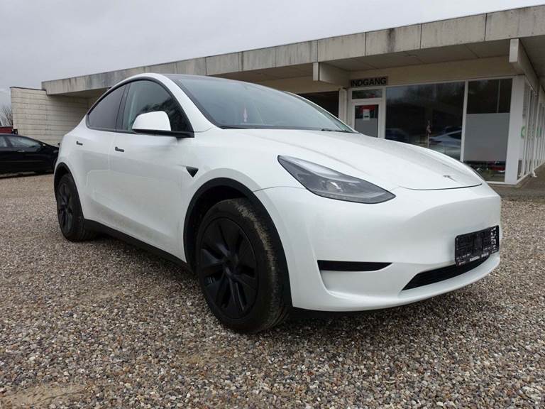 Tesla Model Y RWD