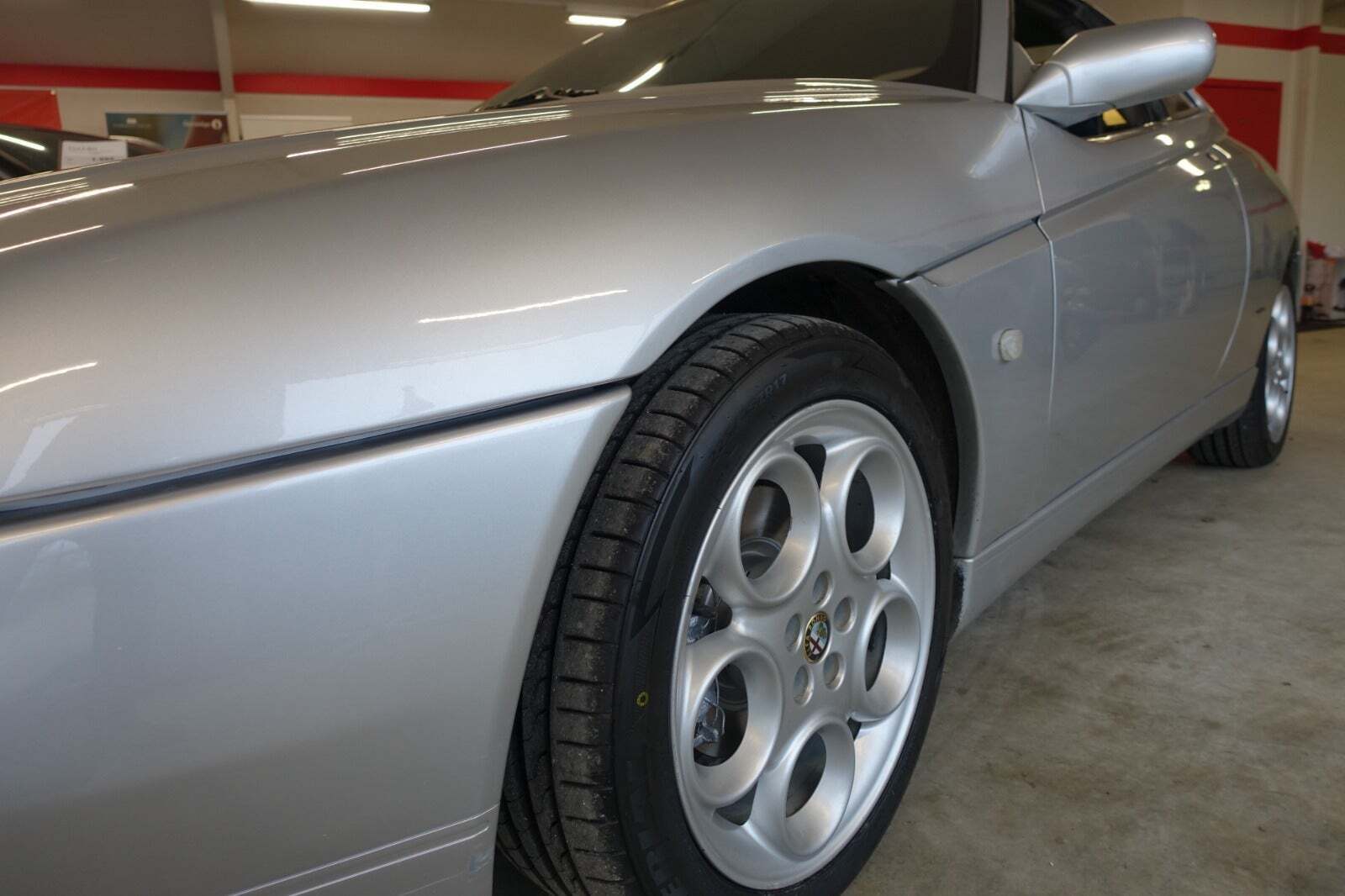 Sølv Alfa Romeo GTV fra 2000