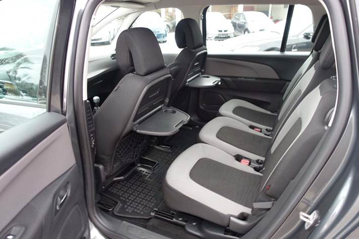 Grå Citroën Grand C4 Picasso fra 2015