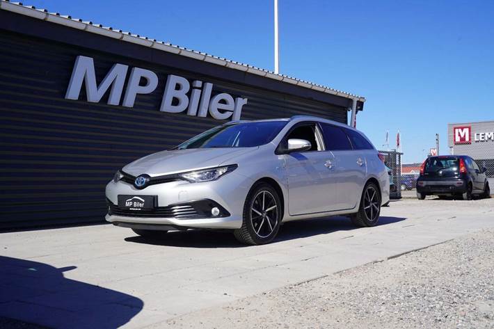 Sølv Toyota Auris fra 2018