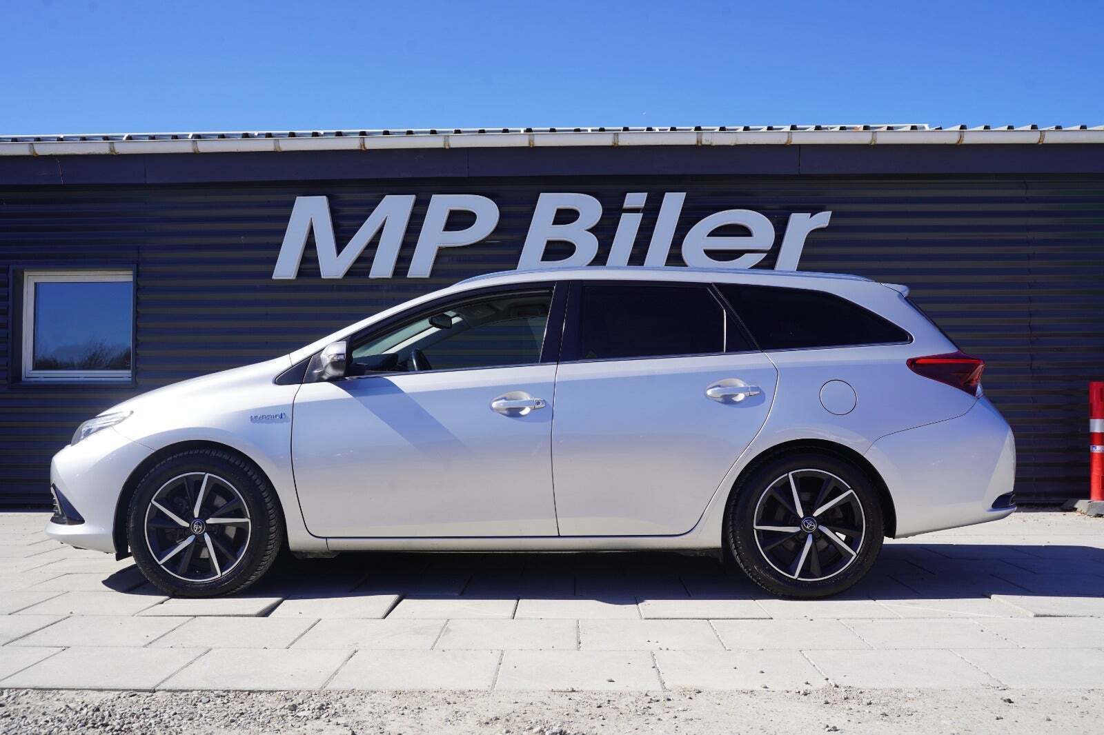 Toyota Auris 1,8 Hybrid H2 Style Touring Sports CVT