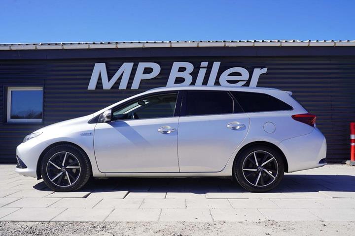 Sølv Toyota Auris fra 2018