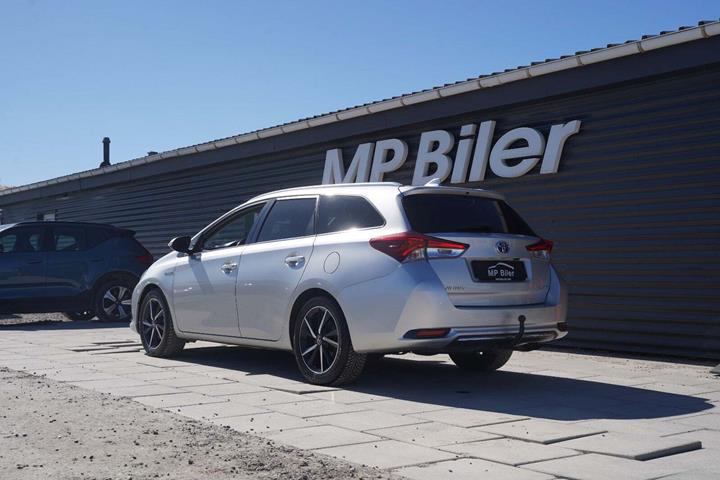 Sølv Toyota Auris fra 2018