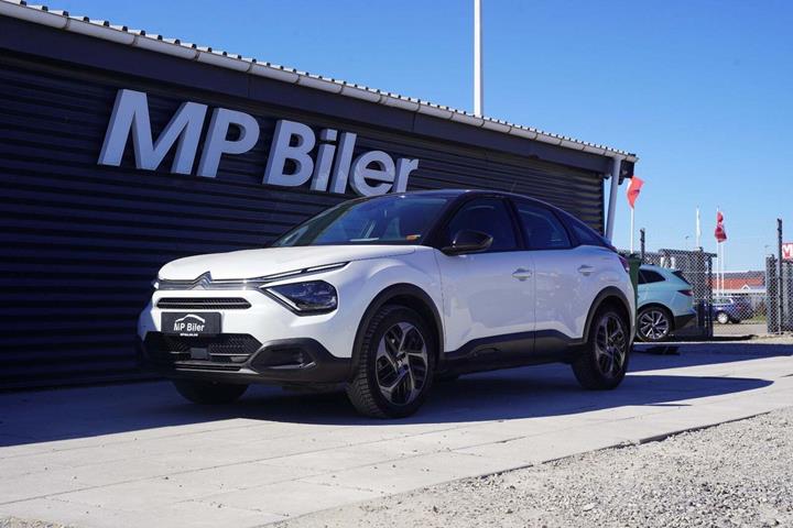 Hvid Citroën C4 fra 2023 set udefra