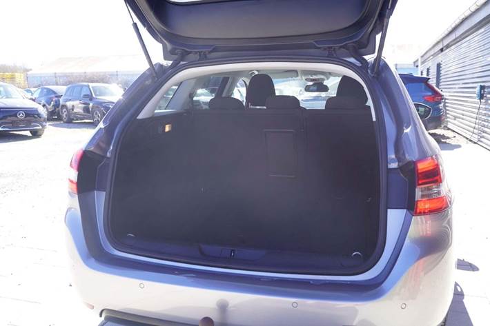 Sølv Peugeot 308 fra 2019