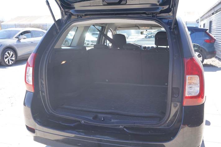 Sort Dacia Logan fra 2014