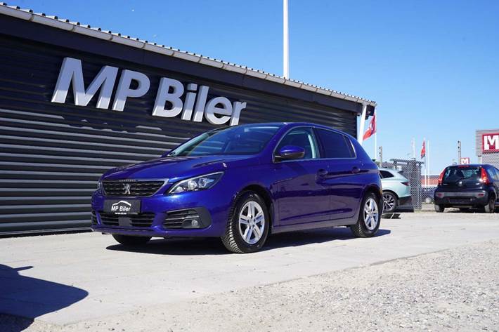 Blå Peugeot 308 fra 2018