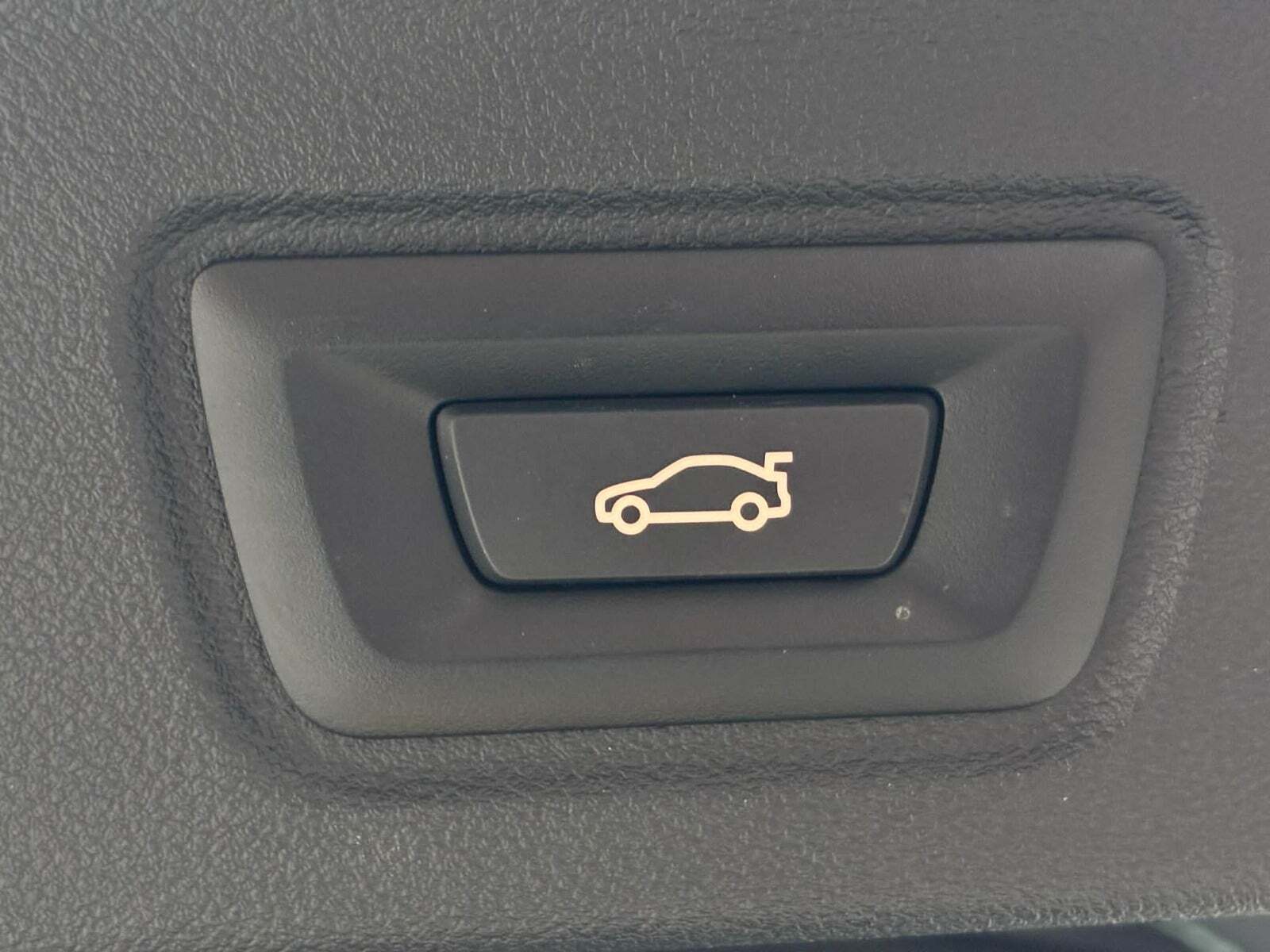 Hvid BMW i4 fra 2023