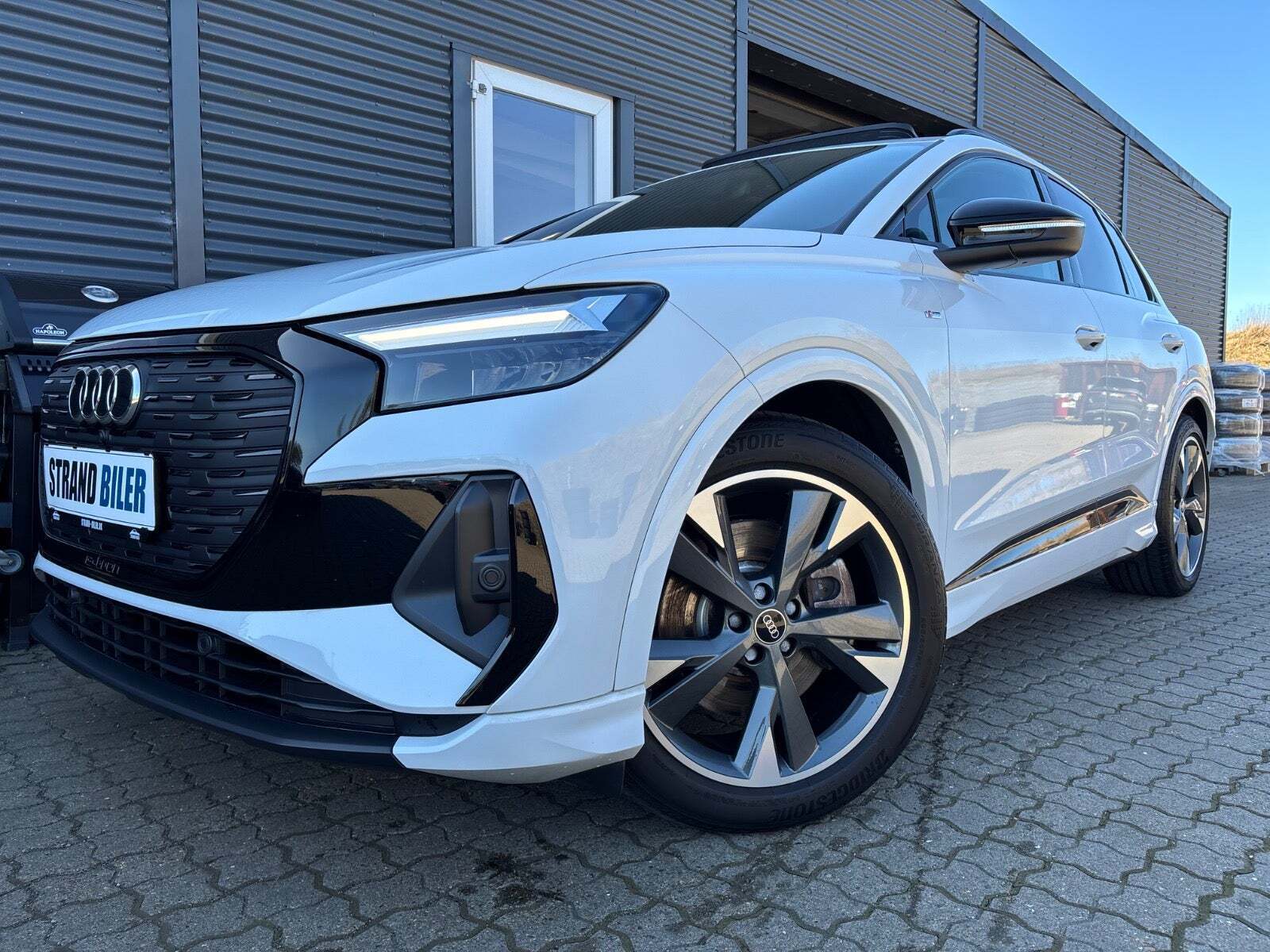 Hvid Audi Q4 e-tron fra 2022